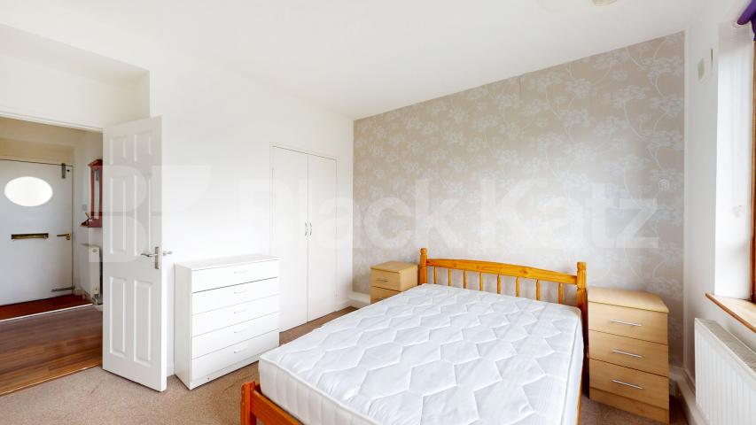 			2 Bedroom, 1 bath, 1 reception Flat			 Birkenhead Street, Kings Cross